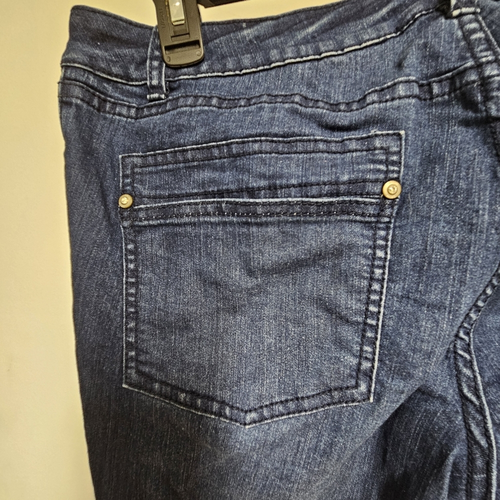 Cache Jeans - Picture 7 of 8